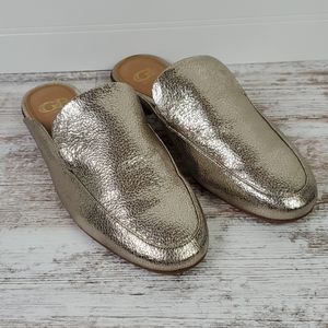 Gianni Bini Pebbled Leather Gold Mules 10
